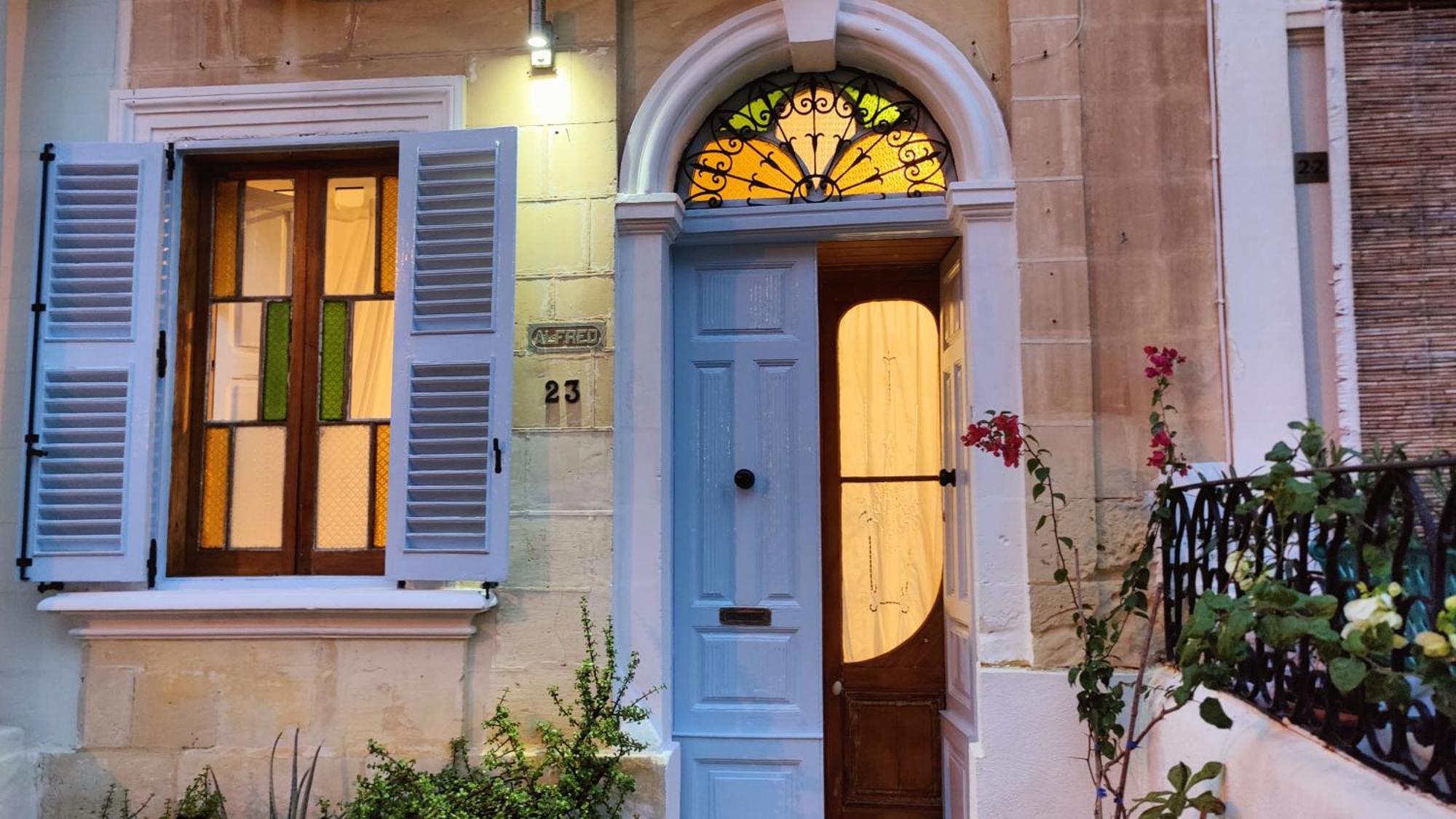 Malta, Flat - Minutes From The Sea! Holiday home Sliema